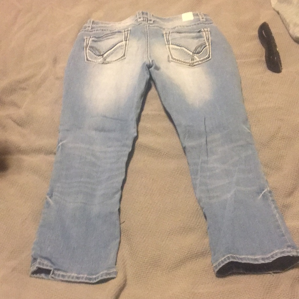 Capris - Picture 3 of 4